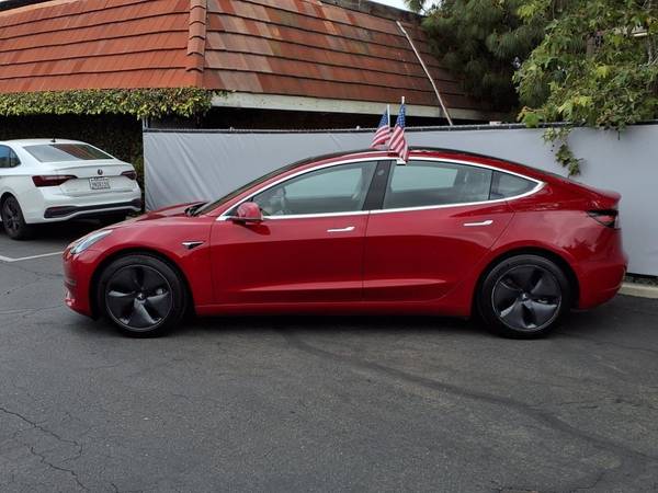 2018 Tesla Model 3 Rojo Excelente Oferta**DISPONIBLE** - $18,995 (1000 OAKS / LOS ÁNGELES Y VENTURA)63624673362817123