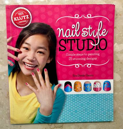 KLUTZ Estudio de Diseño de Uñas Libro - $4 (Flower Mound)63471253756545120