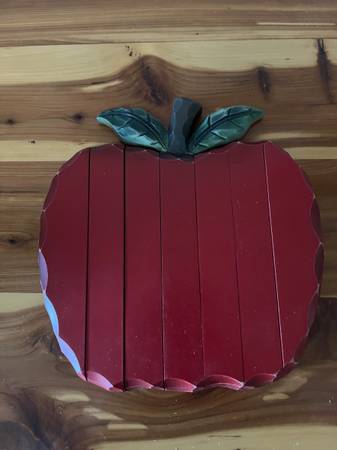 Wood Expandable Apple Trivet *New* 1