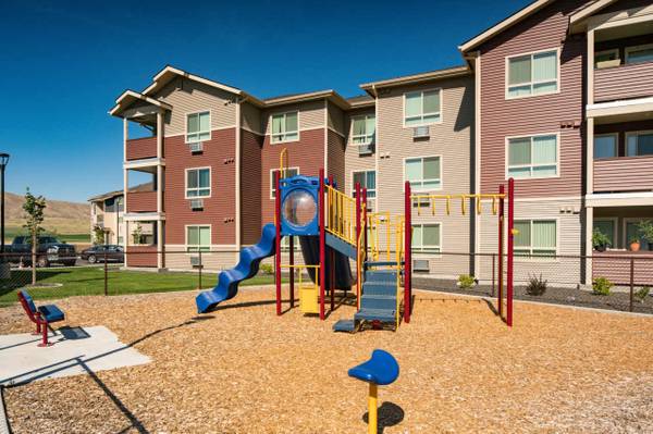 $1,338 / 2hab - Richland WA, 2/hab 2/ba, Sala de juegos (2555 Bella Coola Ln, Richland, WA)63821616069249121
