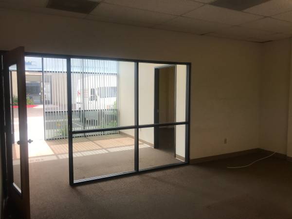 $500 / 195ft2 - Office Space Available - Sail Otay Business Park (San Diego)64217148061442120