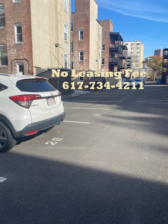 $275 Espacio de estacionamiento disponible ahora o más adelante en Commonwealth Ave (Boston-Allston)63655319367683120