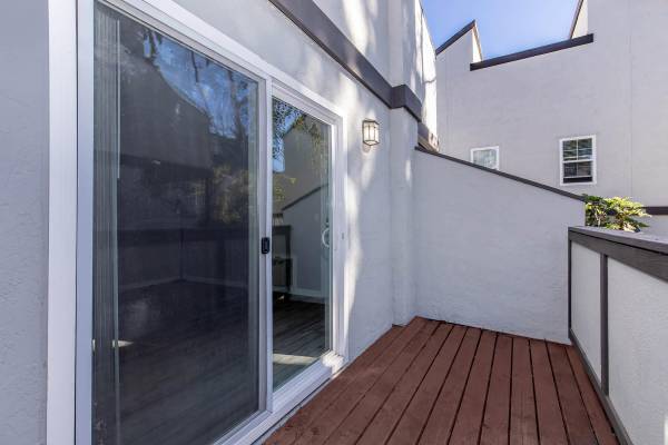 $2,250 / 1br - 720ft2 - en Pleasant Hill CA, 1/hab 1/ba, Piso de Madera Vinílica (concord / pleasant hill / martinez)63686085578755122