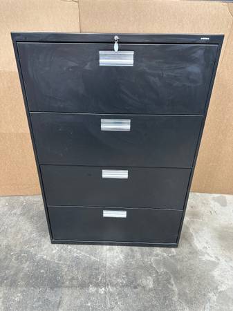 GREAT SHAPE!  4 dr locking lateral file cabinet  HON 36" wide 1