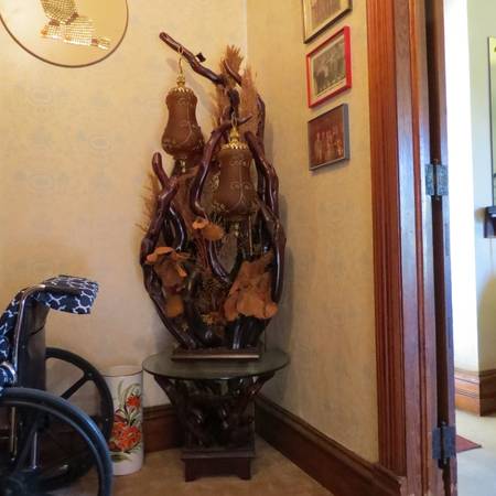 Driftwood Table & Lamp 1