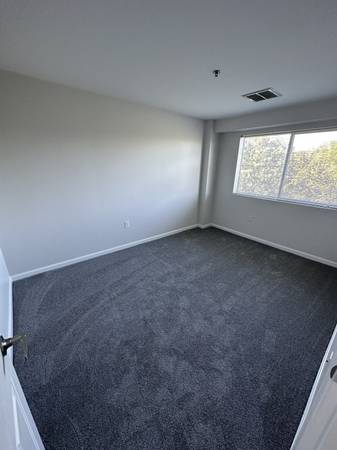 $2,450 / 2br - 1040ft2 - Picnic Area, Additional Storage, Fitness Center (180 Woodbury St, Manchester, NH)63656227773953122