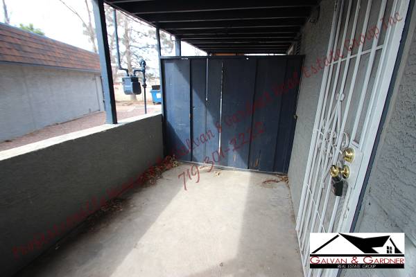 $900 / 2br - 700ft2 - Acogedor apartamento en nivel inferior en Eastborough63686745988225122