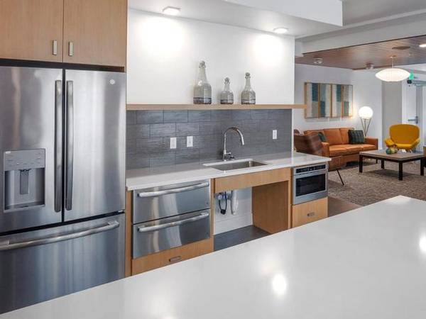 $2,666 / 2 habitaciones - 1159 pies² - Lavadora/Secadora Aire acondicionado en la unidad, ¡más 4 semanas GRATIS! (Downtown Beaverton)63820940562563122