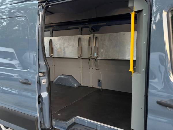 2020 Ford Transit 250 - Photo 8