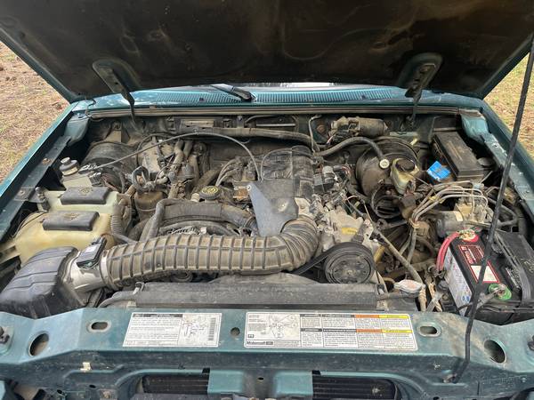1998 Ford Ranger XLT 4WD Manual - Green - 163,XXX miles - $5,300 (Mazama)63442532395521123