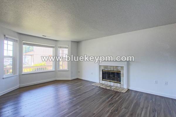 $2,260 / 3br - 1092ft2 - 3 Bed, 2 Baths Home in Orchards Neighborhood of Vancouver63820909357443122