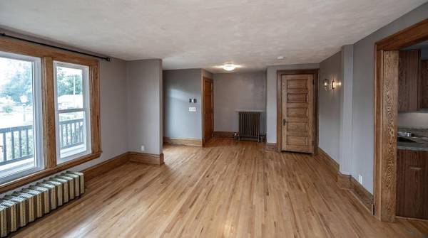 $2,150 / 3br - 01540ft2 - 3 BR/1BA para alquilar (Saint Paul)63868701104001123