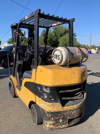 Carretilla elevadora Caterpillar de 6000 libras - $7,500 (Ontario)63471472128899123