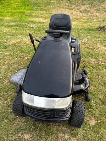 Cortacésped de tipo tractor para jardín - $685 (Bellingham)629691313053471226