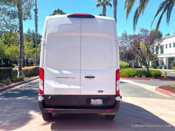 2020 Ford Transit 250 3dr - Photo 7