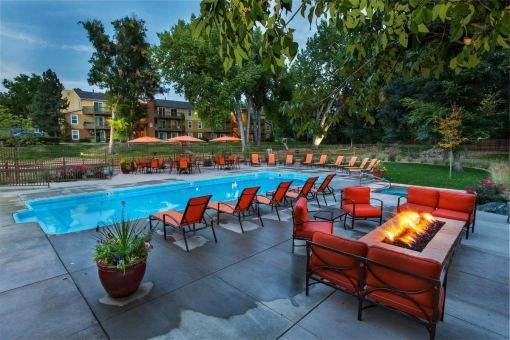 $1,495 / 2br - 970ft2 - Alfombra, Se Aceptan Informes Portátiles de Selección, Alquiler Flexible (2880 Woodland Hills Dr, Colorado Springs, CO)63658213134977122