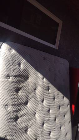 Free Queen mattress 1