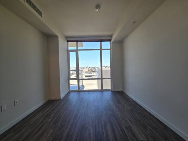 $3,525 / 2br - 944ft2 - Huge 2 Bed w/Massive Balcony & City Views (San Diego, California)63701626761731124