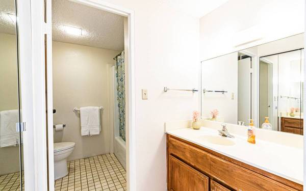 $1,800 / 1br - 637ft2 - Find balance and harmony in this stylish condo at the Hilo Lagoon. Uni (Hilo)63939530313219123