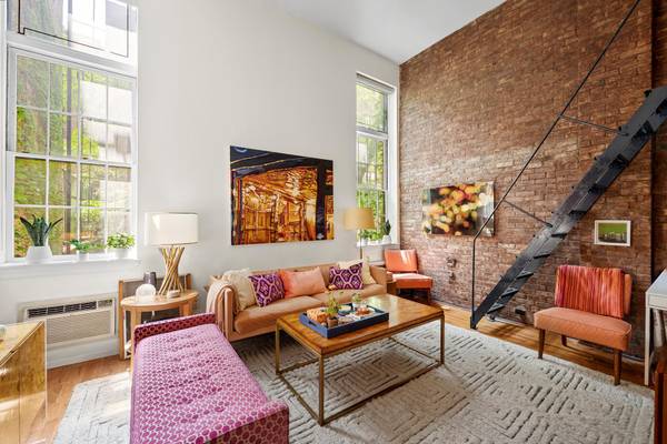 True LOFT GEM for UNDER $800K? INDEED!  Here today, gone tomorrow 1