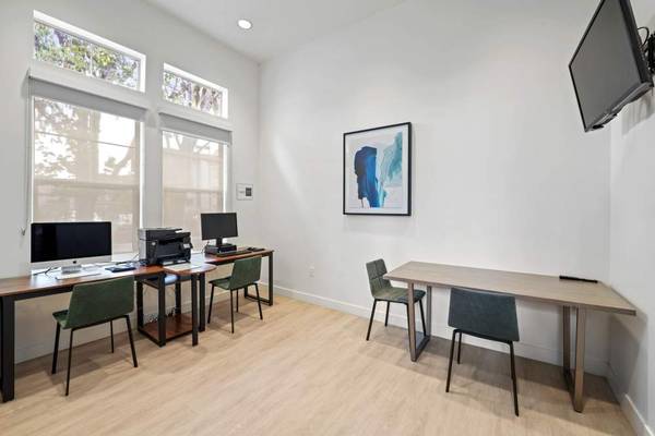 $3,388 / 1br - 534ft2 - 1 bedroom, Hardwood-Style Flooring, Pet-Friendly Community (cupertino)63667888830211121