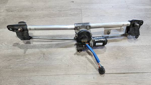 2013 Mazda MX-5 windshield wiper mechanism 1