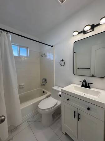 $2,250 / 3br - 1040ft2 - Charming 3BD/2BA Home in Torrance w/ Pool & Private Backyard! (Torrance)63998004601346123