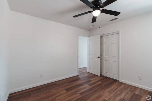 $1,895 / 2br - Come tour with us!!! (Visalia)63809616460801122