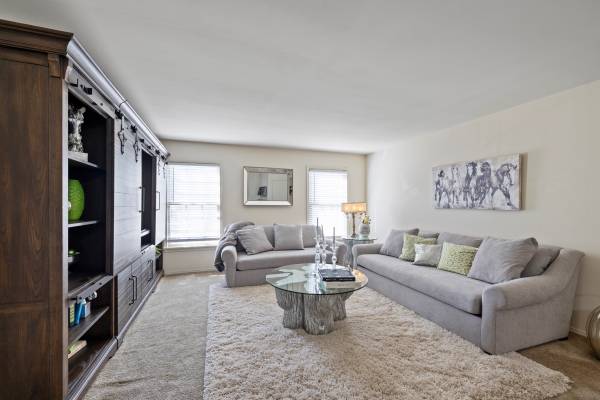 $1,099 / 2br - 1260ft2 - Westbury Harbour No application fee (St Matthews)64008828542466121
