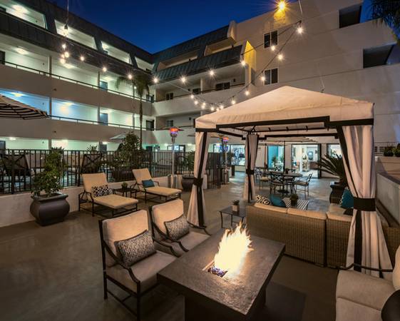 $2,150 1 FREE MTH + Resort Feel - Parcel Lockers - Pool & Lounge (Hillcrest)63657092451843121