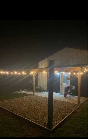 $1100.00 / 2br - 1000ft2 - Barndominium located close to parks, School and swiming pool!63935966641154122