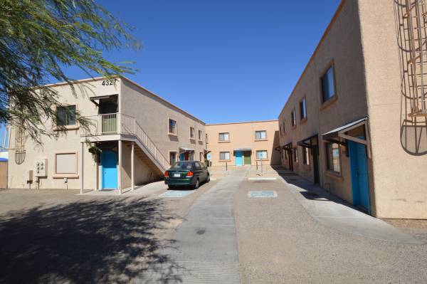 $995 / 2br - 825ft2 - SPACIOUS 2 BR townhome! (4327 E Bellevue Street 2104)63675014388225120