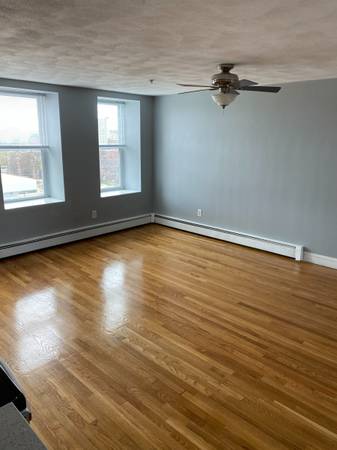 $1,850 / 1br - 586 Merrimack ST  - 1 Bedroom (Lowell)63856337076353121