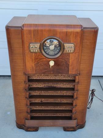1940 Zenith Model 10S464 Consol Radio, Vintage Floor Model 1