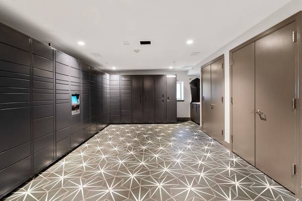 $4,042 / 2br - 1288ft2 - Gourmet Kitchens, Gated Covered Parking, 2B/2B (50 Forest St, Stamford, CT)64010332281730120