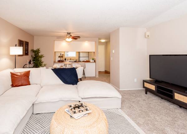 $1,730 / 2br - 906ft2 - ¡Listo para mudarse! ¡2x2 con lavadora y secadora incluidas! ¡$500 de descuento! (Beaverton)63831683649153123
