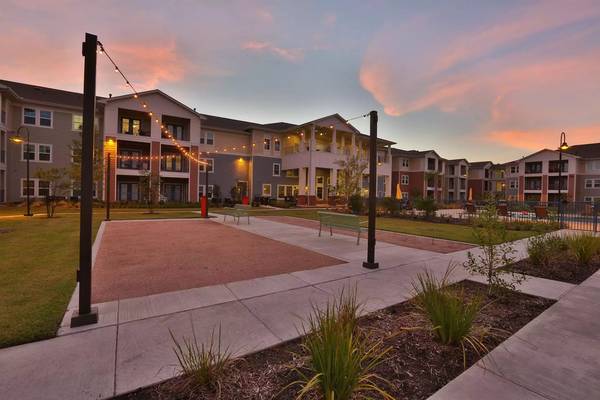 $1,735 / 2br - 1205ft2 - Ready for a change? This 2 BR, 1205 Sq Ft is a breath of fresh air. (La Porte)63906677450242122