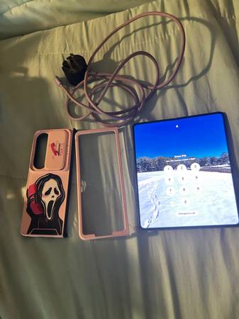 Samsung Galaxy Fold 4 - $375 (Ozark)63440421061635121
