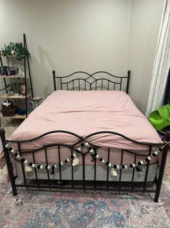 Queen size bed frame 1