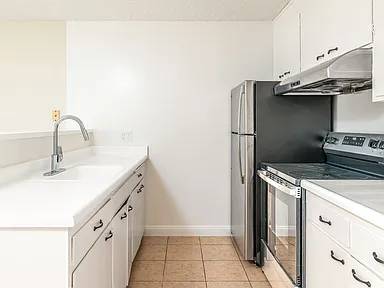 $1,890 / 2br - 689ft2 - 1BR in NOPA – Hardwood Floors, Gated Entry, Courtyard (San Francisco)63799516827905124
