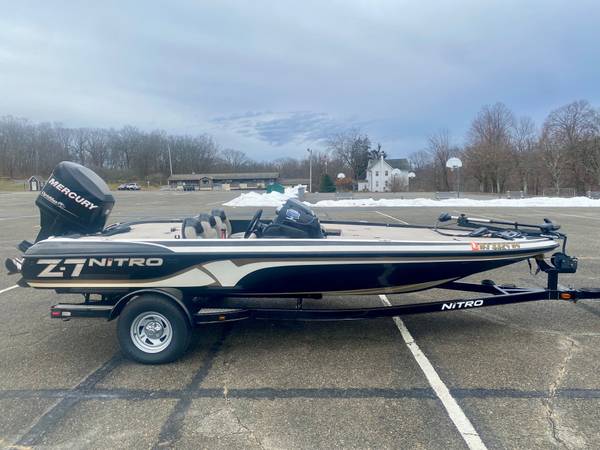 2012 Nitro Z-7 Bass Boat with 150hp Mercury Optimax 1