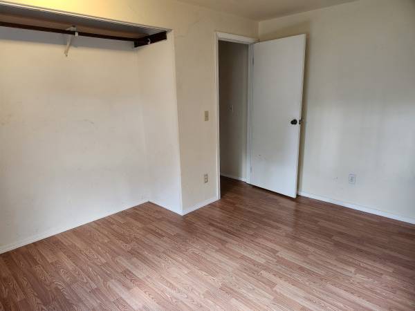 Two bedrooms available, Kingsgate house to share 1