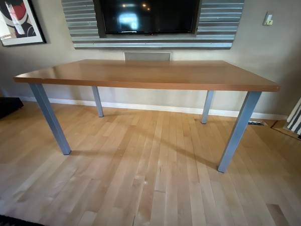 Attractive Table -Commercial Quality  - Steel Legs 1