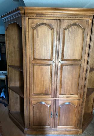 Wall Unit Cabinet with 2 Side Bookcases 1