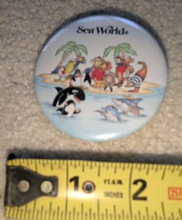 vtg seaworld button pin 1990 san diego shamu whale dolphin island part 1