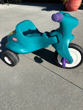 Little Tikes Tricycle 1