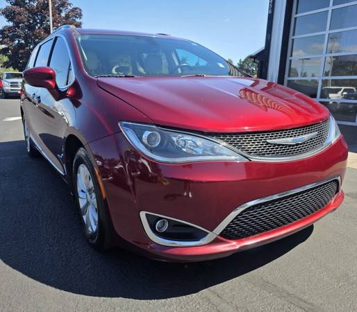 Miniván Chrysler Pacifica Touring L 2019, 4 puertas Miniván Dream City - $14,995 (MÁS DE 200 CAMIONETAS EN STOCK)63616172477955124