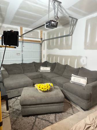 ❤️Beautiful 3 piece sofa❤️Free delivery 🚚 1