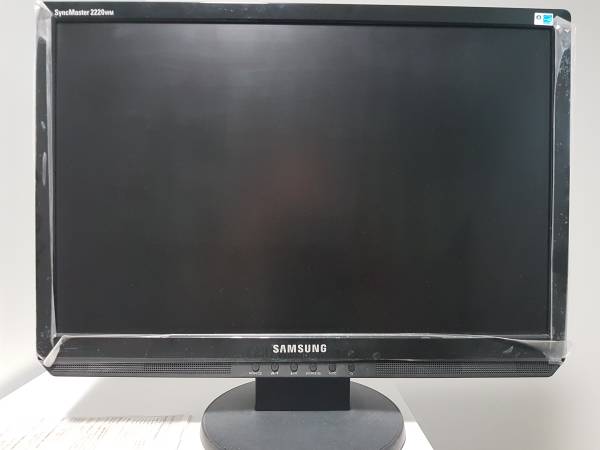 Samsung_22"_widescreen_computer_monitor 1