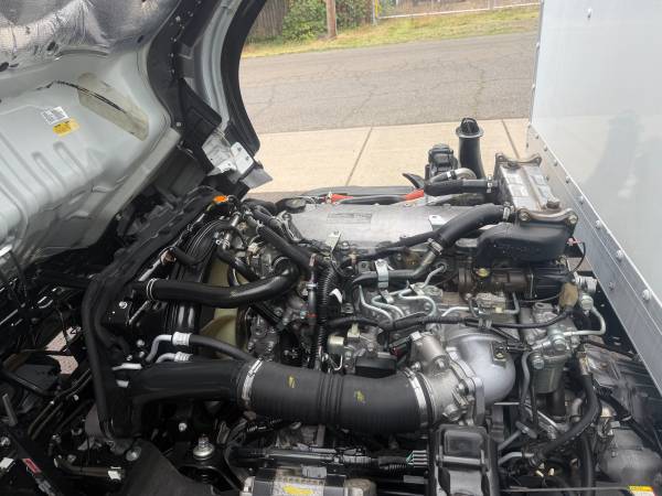 2017 Isuzu NRR - Photo 11